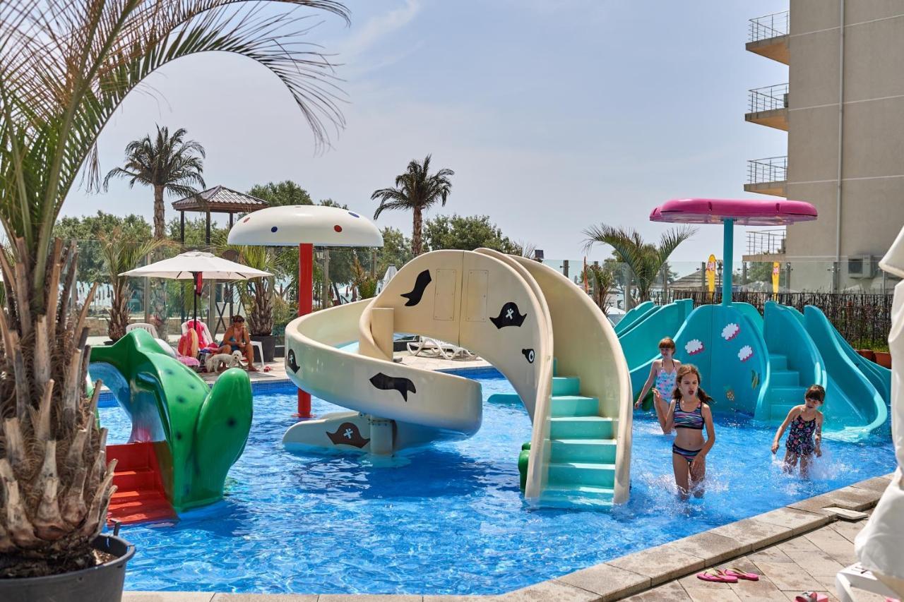 Crazy Sea View 1Br Apartment Spa Pools Resort 마마이아 외부 사진