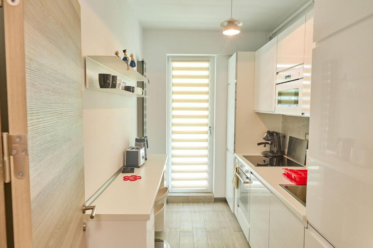 Crazy Sea View 1Br Apartment Spa Pools Resort 마마이아 외부 사진